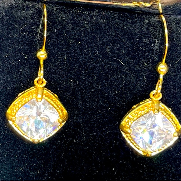 Bold double chain statement necklace w/ crystal and matched earrings -- Niquea.d - Picture 15 of 16